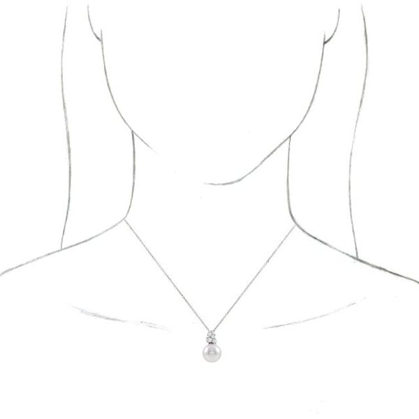 Pearl Cluster Necklace - Image 3