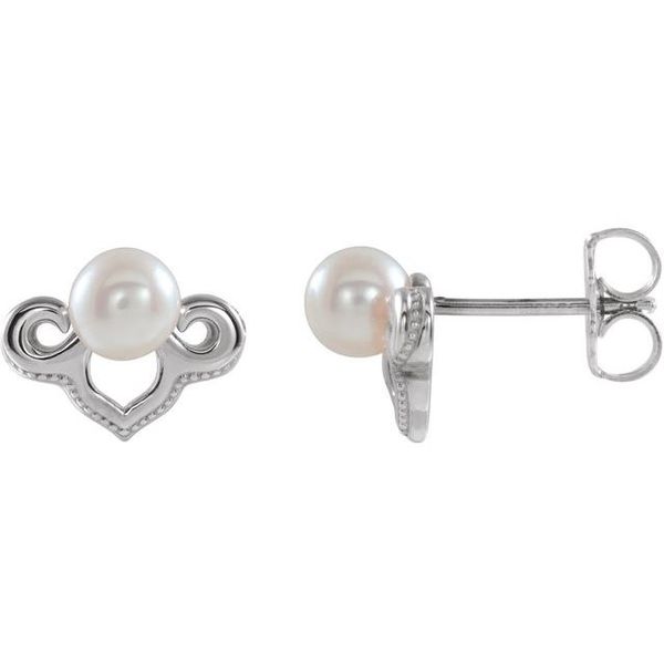 Vintage-Inspired Pearl Earrings