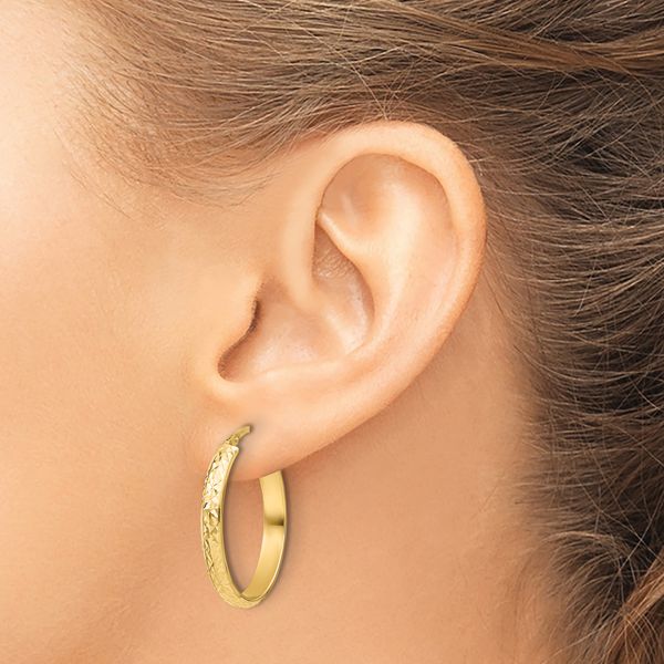 14K Polished D/C Oval Hoop Earrings - Image 3