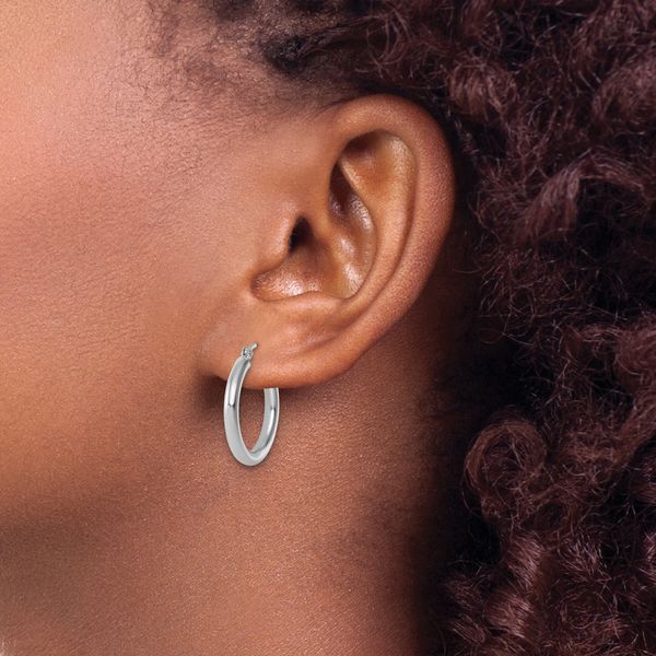Leslie's 14k White Gold Polished 2.5mm Lightweight Tube Hoop Earrings - Image 3