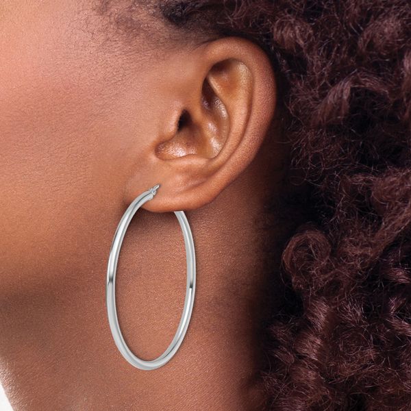 Leslie's 14k White Gold Polished 2.5mm Lightweight Tube Hoop Earrings - Image 3