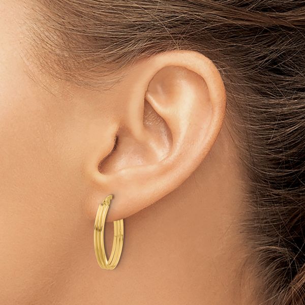 14K Polished and Grooved Oval Hoop Earrings - Image 3