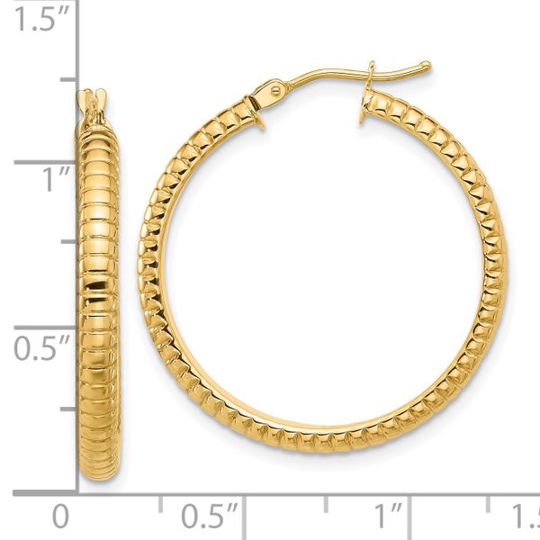 14K Polished and Textured Round Hoop Earrings - Image 4