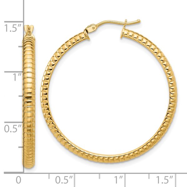 14K Polished and Textured Round Hoop Earrings - Image 4