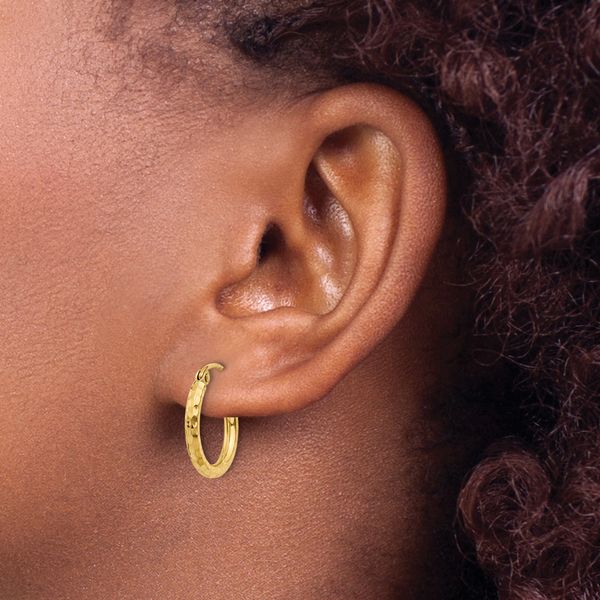 Leslie's 14k Diamond-cut 2mm Round Tube Hoop Earrings - Image 3
