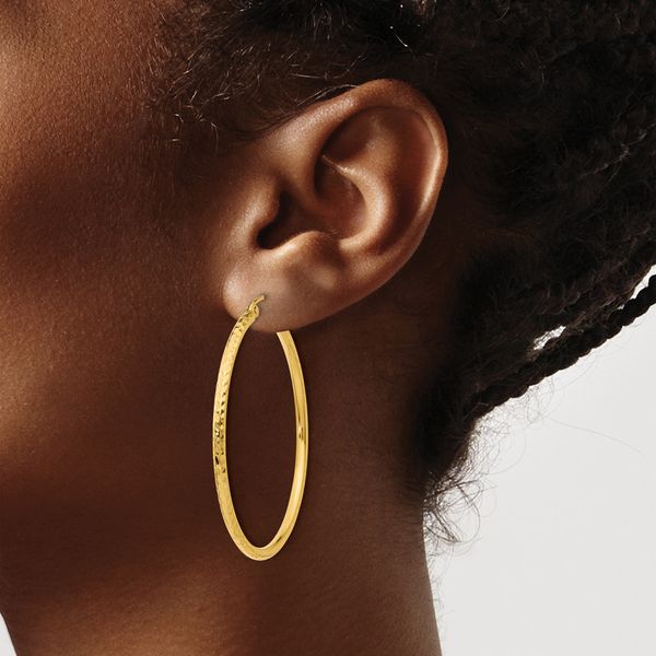 Leslie's 14k Diamond-cut 2mm Round Tube Hoop Earrings - Image 3