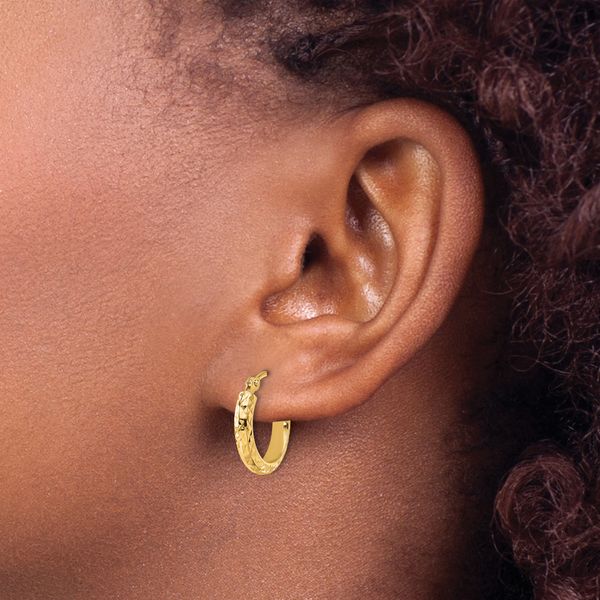 Leslie's 14k Diamond-cut 2.8x15mm Hollow Hoop Earrings - Image 3