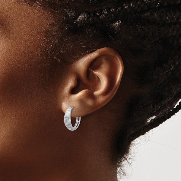 Leslie's 14K White Gold Polished and Grooved Hinged Hoop Earrings - Image 3