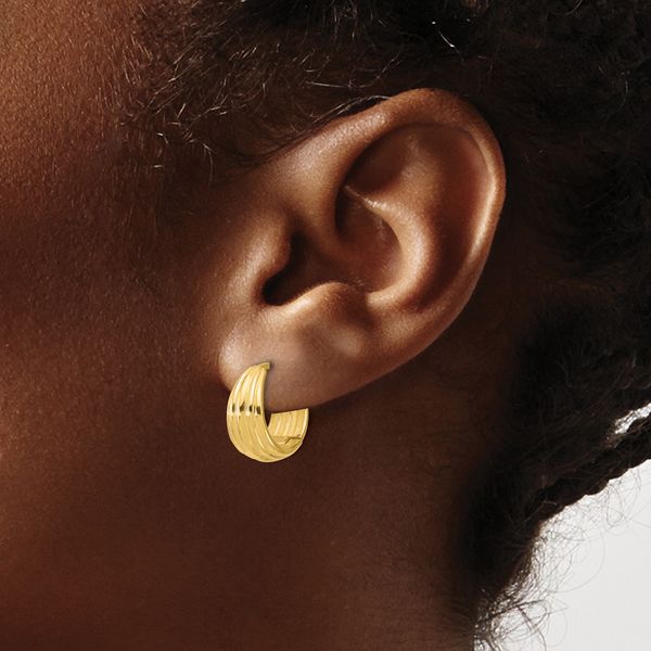 Leslie's 14K Polished/Grooved Round Huggie Hoop Earrings - Image 3