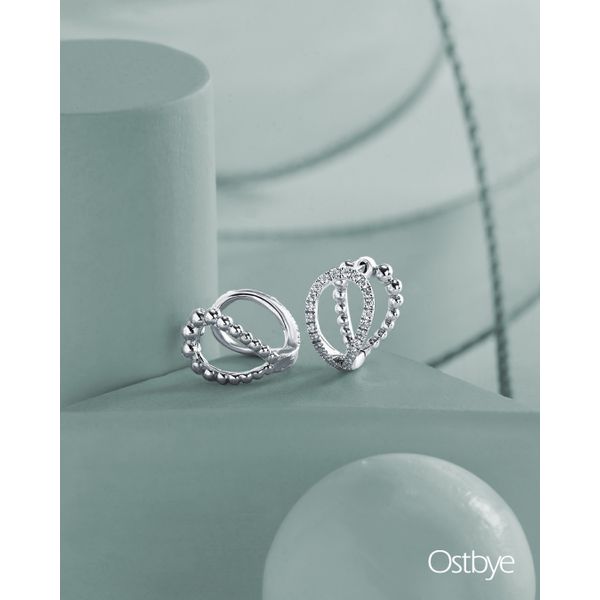 10k White Gold Hoop Earrings - Image 2